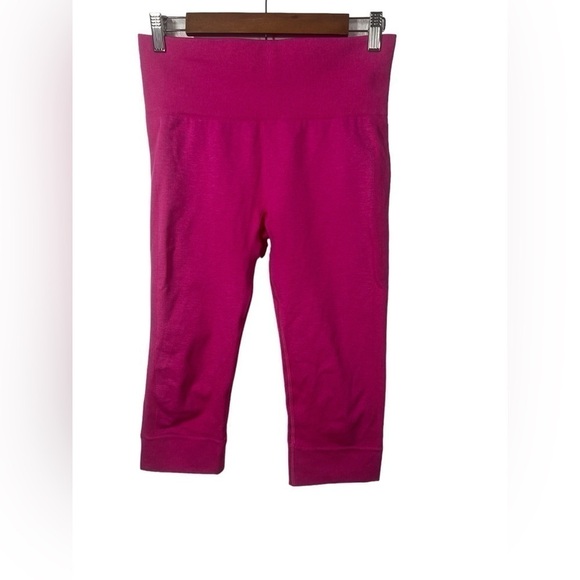 Lululemon Seamlessly Street Crop Legging Size 8 - Picture 4 of 7